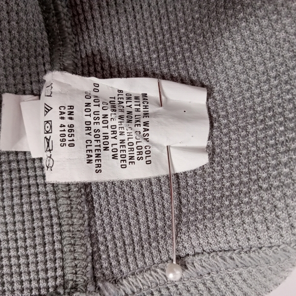 Under Armour Gray Long Sleeve Shirt MEN'S SIZE‎ LG. LOOSE EXCELLENT CONDITION - Picture 8 of 9